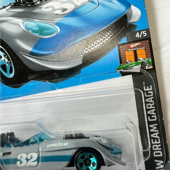 Hot Wheels HW DREAM GARAGE 4/5 Glory Chaser Blue Rim 79/250 Mattel Diecast - Picture 4 of 8